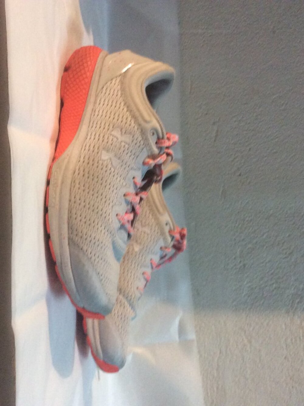 Under Armour Women's Running Shoes Size 8 Athletic Sneakers